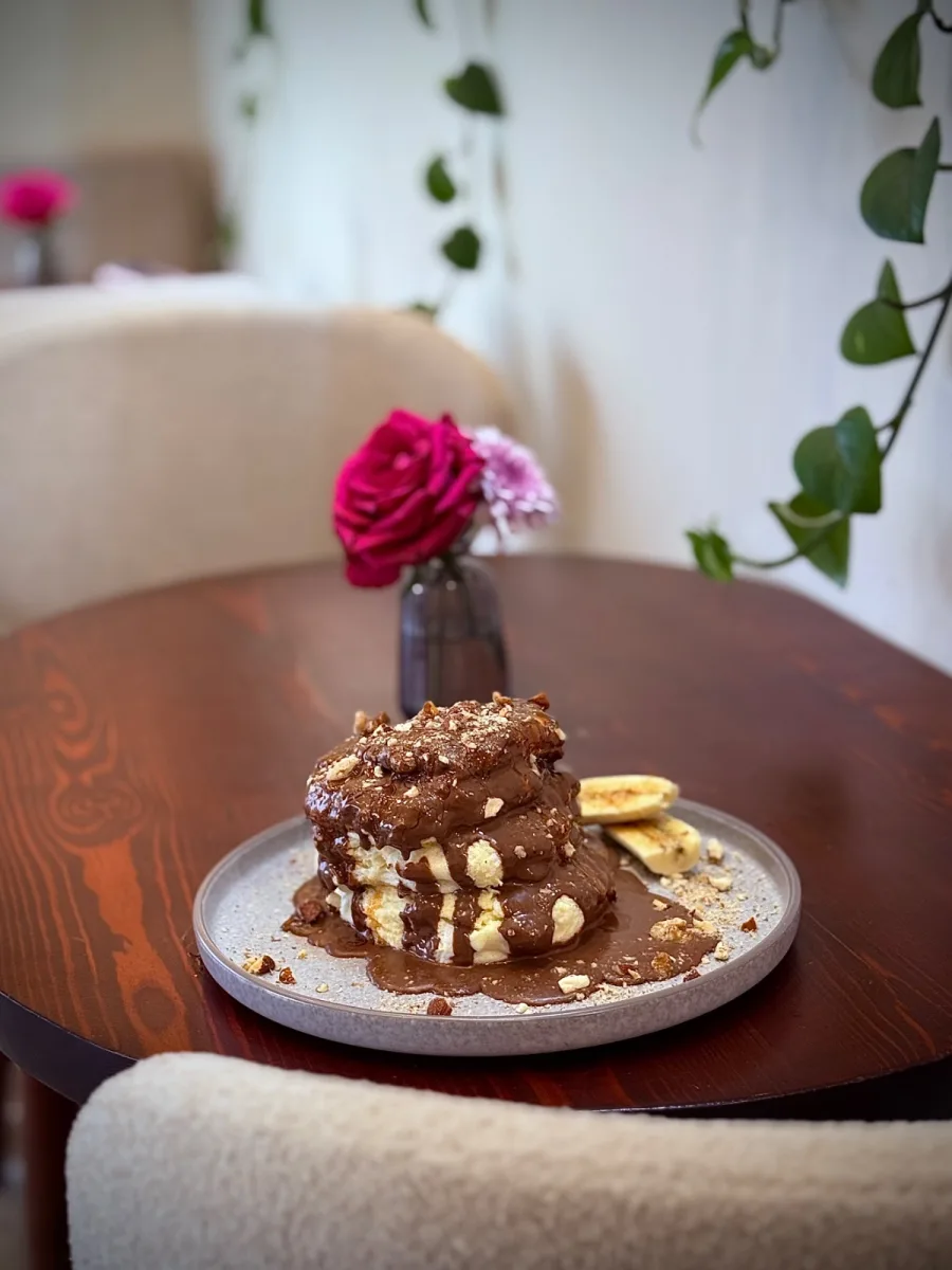 Nutella, Caramel Beurre Salé, Chantilly, Concassé, Banane.