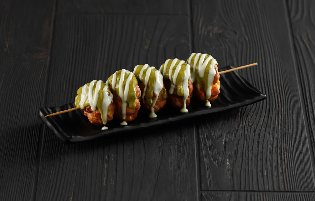 Brochette de profiteroles a la pistache