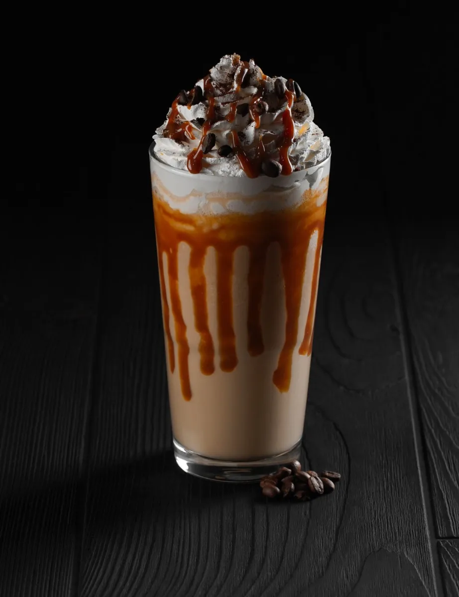 CAFÉ FRAPPÉ AU CARAMEL