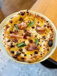 Pizza poulet fumé