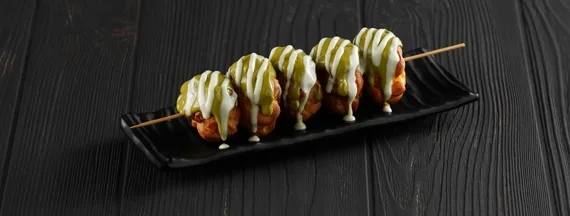 BROCHETTE DE PROFITEROLES À LA PISTACHE