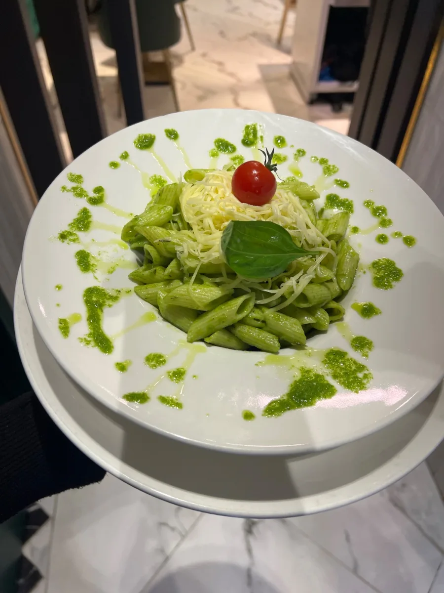 SPAGHETTI / PENNE AU PESTO