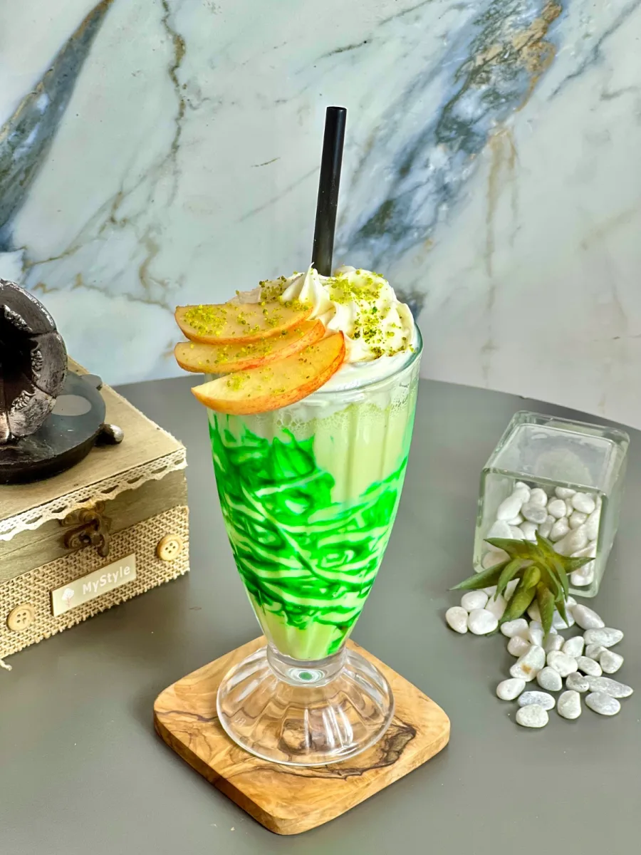 Apple milkshake