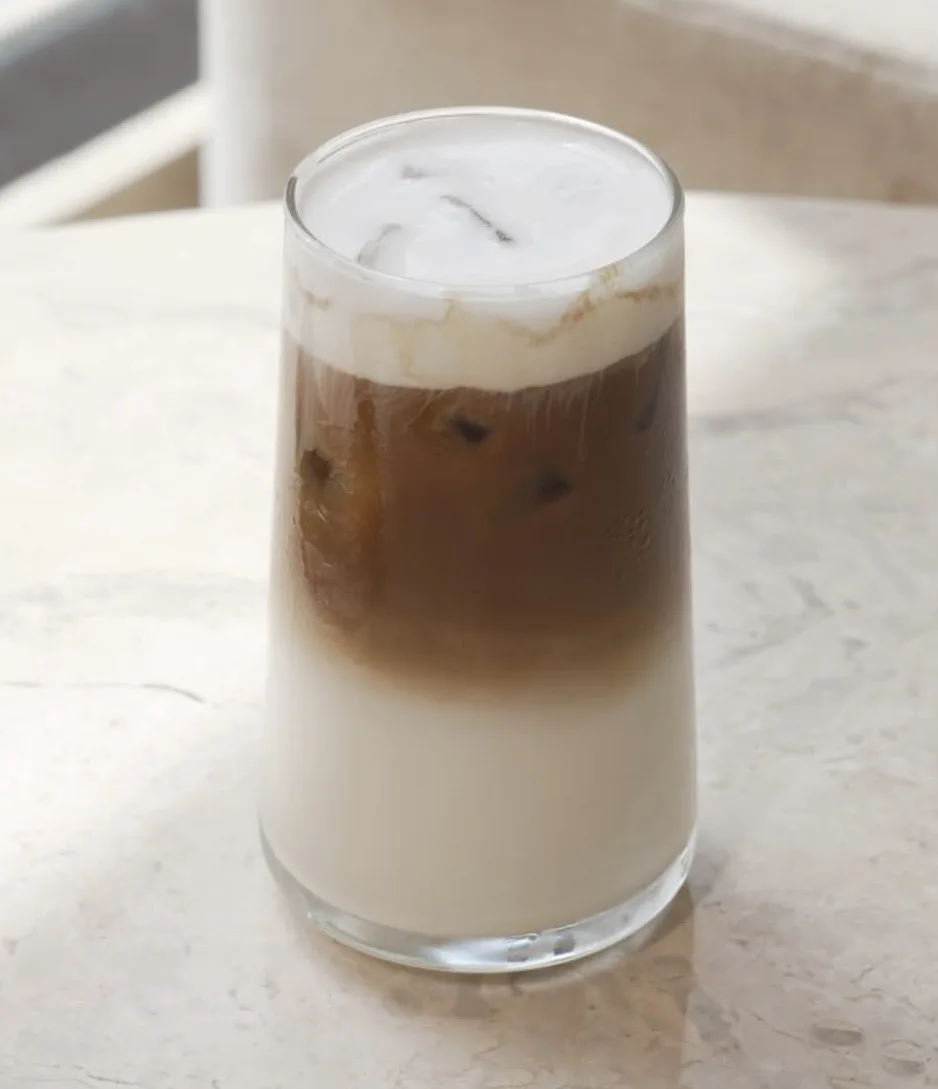 Iced café latté