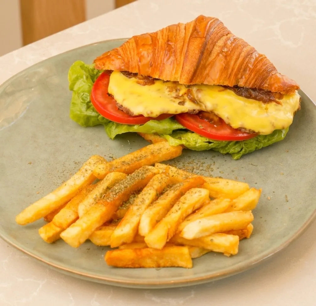 CROISSANT BURGER